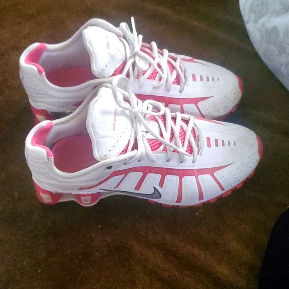 Red white nikes very good condition